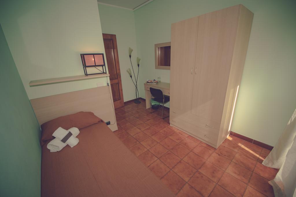 Cassiodoro Rooms Affittacamere 카탄차로 외부 사진