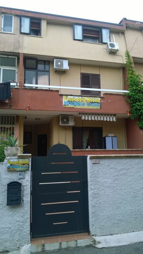 Cassiodoro Rooms Affittacamere 카탄차로 외부 사진