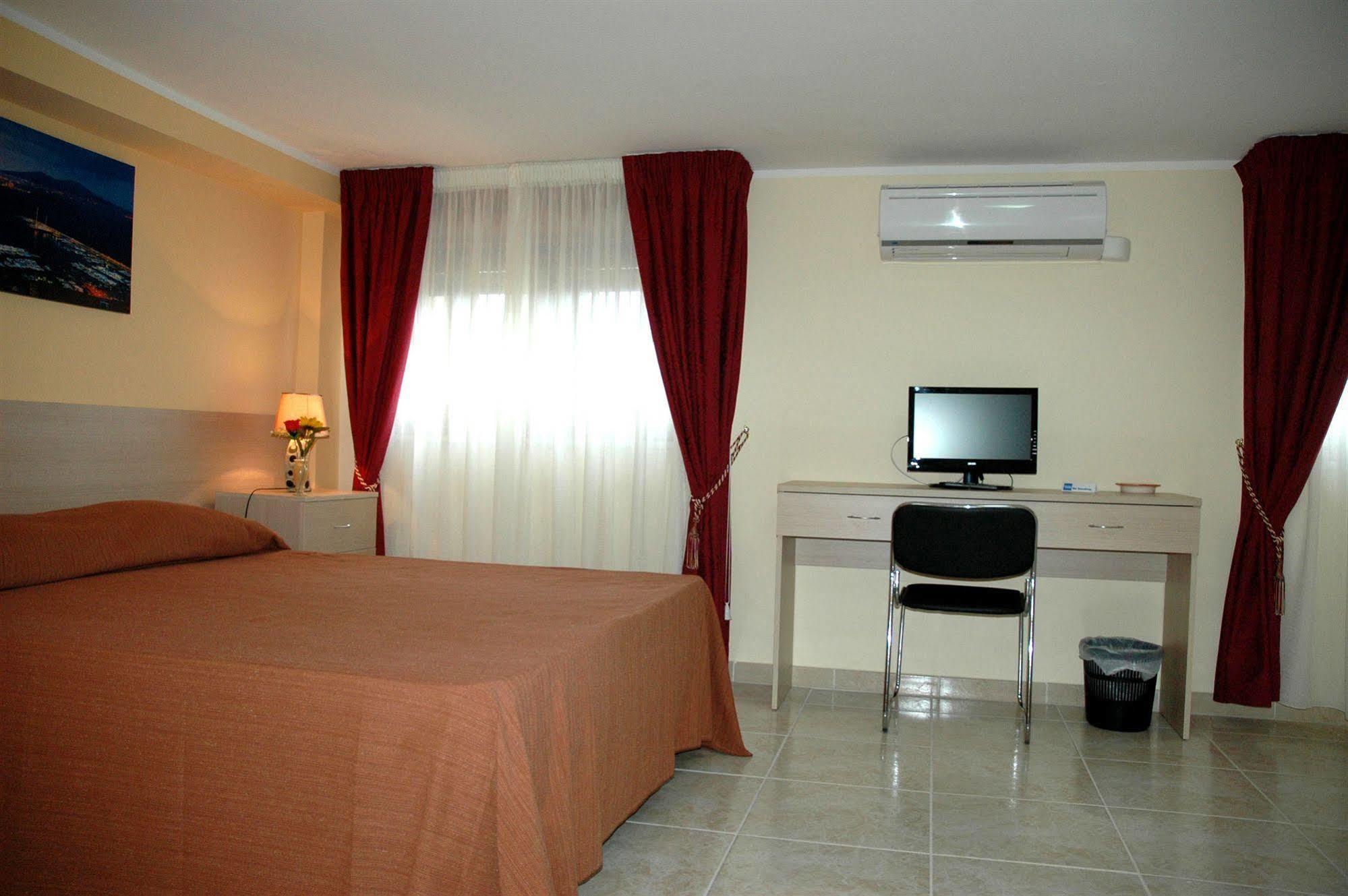 Cassiodoro Rooms Affittacamere 카탄차로 외부 사진