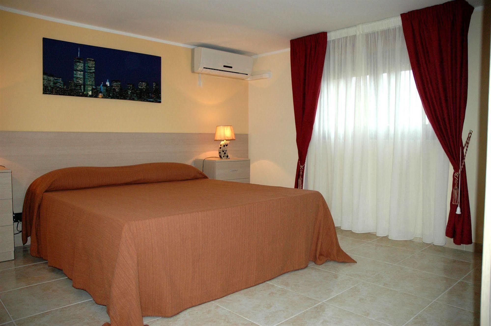 Cassiodoro Rooms Affittacamere 카탄차로 외부 사진