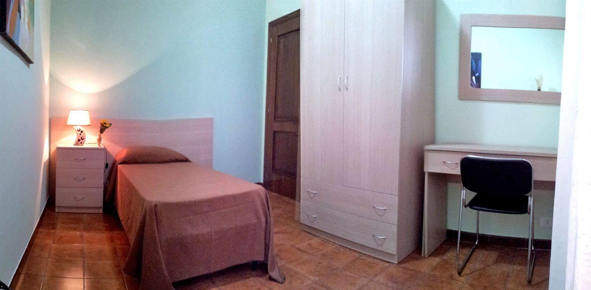 Cassiodoro Rooms Affittacamere 카탄차로 외부 사진