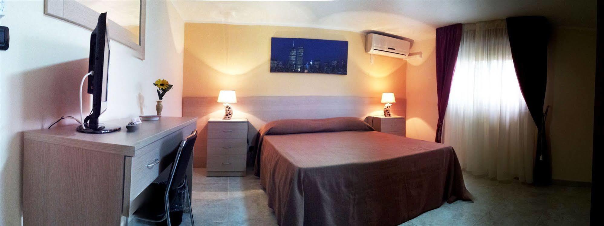 Cassiodoro Rooms Affittacamere 카탄차로 외부 사진